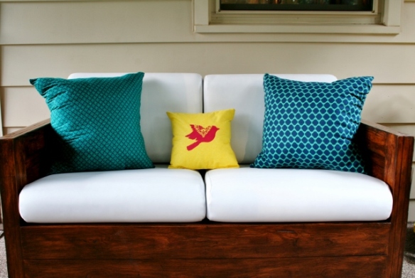 how-to-stencil-a-pillow